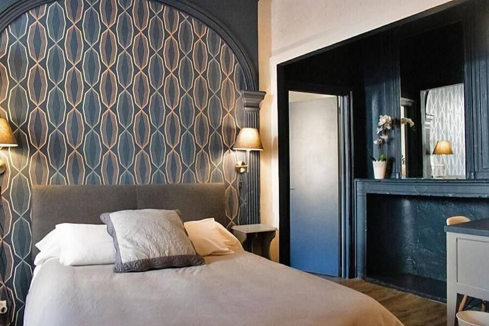 Hôtel Saint-Florent, à 2 pas du Théatre Antique d'Orange - אורנג'