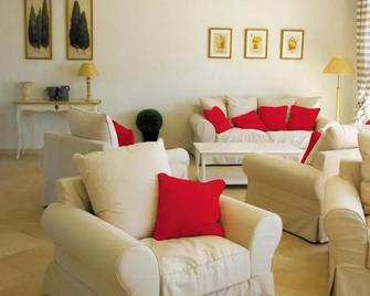 Résidence Lagrange Vacances Les Bastides des Chaumettes - Montauroux - Soggiorno