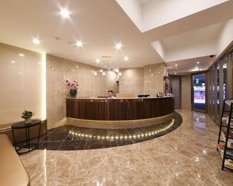 Almond Hotel Busan Station - Busán - Recepción