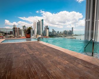 Innfiniti Hotel & Suites - Panama City - Piscină
