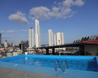 هوتل كاريب - بنما سيتي (بنما) - حوض السباحة