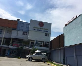 Dulcinea Hotel and Suites - Lapu-Lapu City - Building