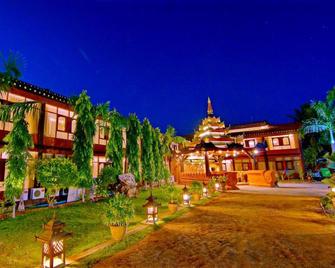 هوتل ياداناربون باجان - باغان - مبنى