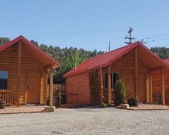 East Zion-Glendale Ranch Cabin 4 - Glendale - Building