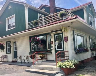 Motel St Hilaire - Mont-Saint-Hilaire - Gebouw