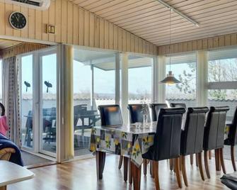 Holiday Home Anselma - 800m to the inlet in The Liim Fiord by Interhome - Farsø - Comedor