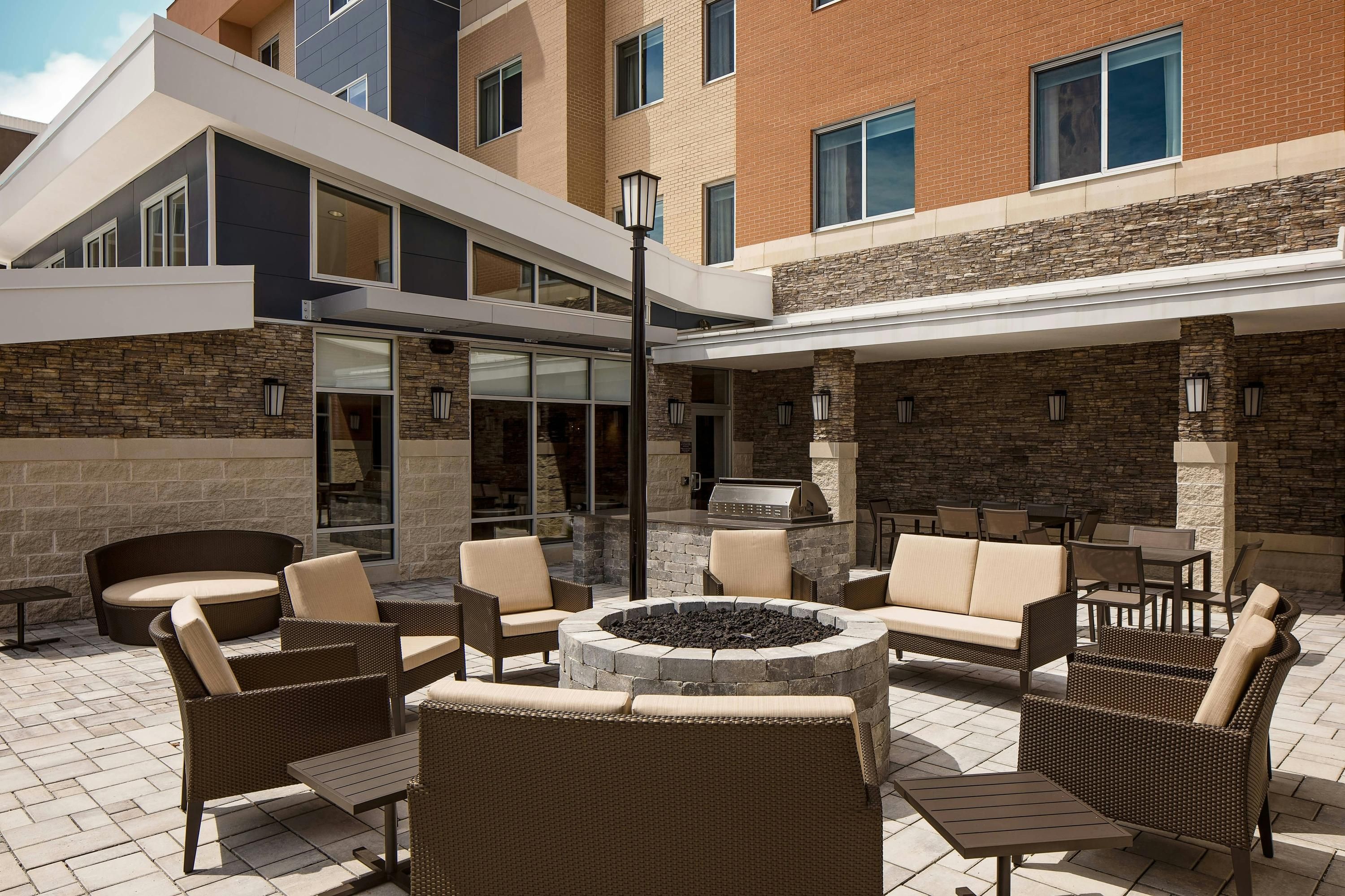 Residence Inn by Marriott Detroit Farmington Hills - Farmington Hills - Terasa