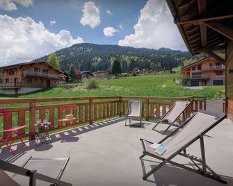 Lodge Skadi - alpine holiday for 8 with spa - OVO Network - Essert-Romand - Balcon