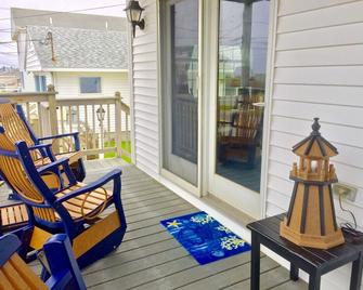 Moody's Motel & Cottages - Wells - Balcony