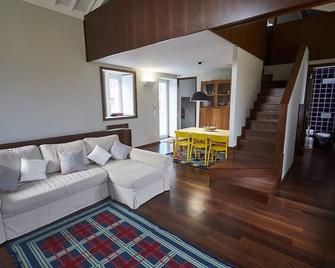 Casa do Vizinho - Porto Judeu - Wohnzimmer