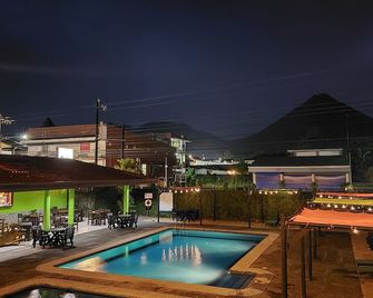 San Bosco Inn - La Fortuna - Uima-allas