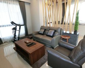 เดอะ แรบบิท โฮม - นครนายก