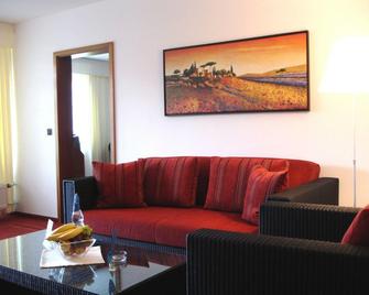 Hotel Seeblick - Kirchheim - Вітальня