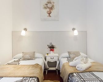 Hostal Dragonflybcn - Barcelona - Bedroom