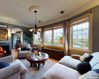 Lower Suite: a classic suite in a quiet Seattle home - Seattle - Huiskamer