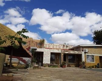 SoSleepy Bed and Breakfast - Palapye - Building