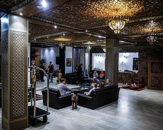 Hotel La Perle du Sud - אוארזאזטה - לובי