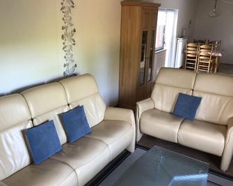 Apartment \'zum Storchennest\' - FeWo \'zum Storchennest\' - Westerstede - Wohnzimmer