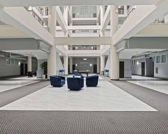 Indy Urban Nest - Sleeps 8 - Skywalk Access - Convention Center - Stadium - Indianapolis - Lobby