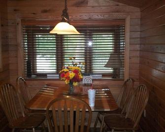 Lake Front Home With Pontoon Boat - Lisbon - Dining room