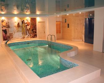 Hotel Prokopyevskaya - Veliky Ustyug - Pool