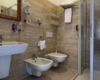 La Lanterna - Silvi Marina - Badkamer