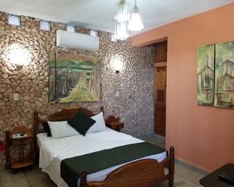 Hostal Raul y Kathy - Santiago de Cuba - Habitación