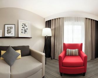 Country Inn & Suites by Radisson Bakersfield, CA - Bakersfield - Sala de estar