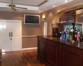 Skyways Hotel - Slough - Bar