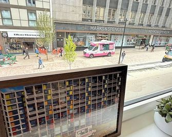 Central Sheffield 1 Bed Flat, Sleeps 3, City Views, Full Kitchen - Sheffield