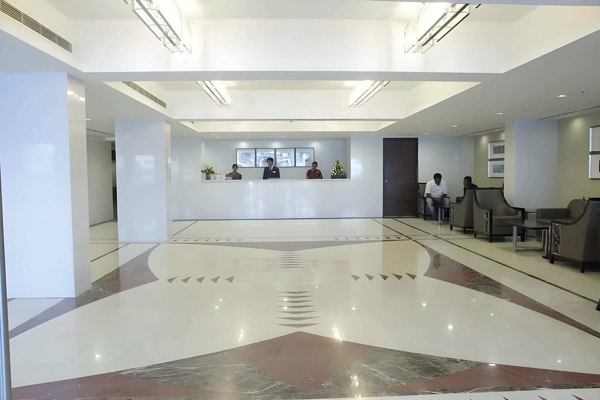 Minerva Grand Hotel - טירופטי - לובי