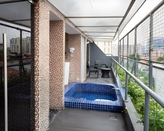 ムーン 23 ホテル - シンガポール - バルコニー