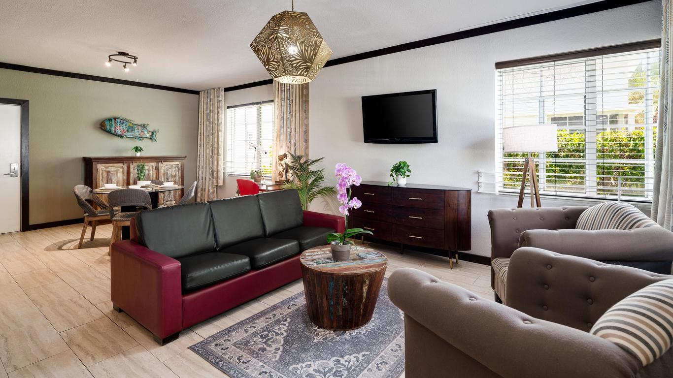 Tradewinds Apartment Hotel