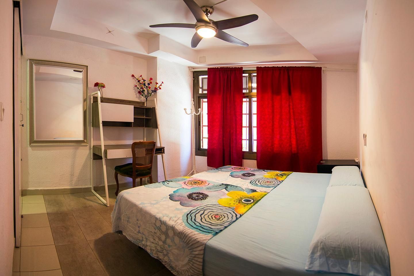 Go Bcn Hostal Ideal Badal - ל'הוספיטאלט דה יוברגאט - חדר שינה