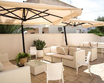 Hotel Victoria - Carovigno - Patio