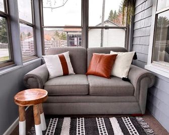 Freshly Updated The Mountain Cottages #1 - كارول (نيو هامبشير) - غرفة معيشة