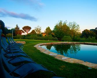 Suncave Gardens Naturist - Cerveteri - Басейн