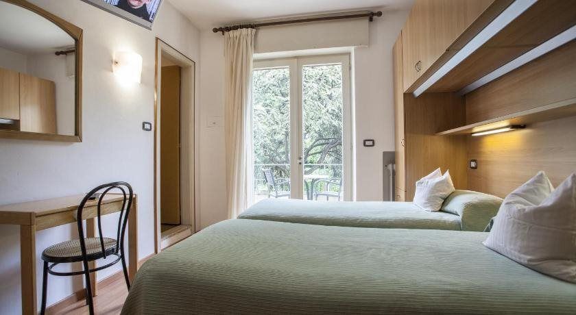 Hotel Elisabetta - Nago–Torbole - غرفة نوم
