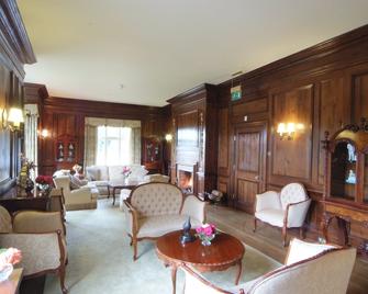 Dunsley Hall Hotel - Stourbridge - Wohnzimmer