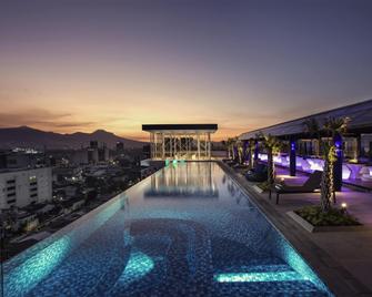 Mercure Bandung City Centre - Bandung - Pool