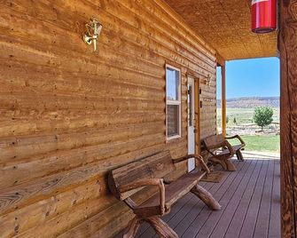 Grandpa's Cabin - Apple Valley