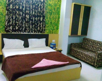 Hotel Royal Plaza - Himatnagar - Bedroom