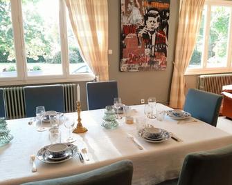 Country house 5 bedrooms + pool 10 minutes from Bordeaux - Saint-Loubès - Salle à manger