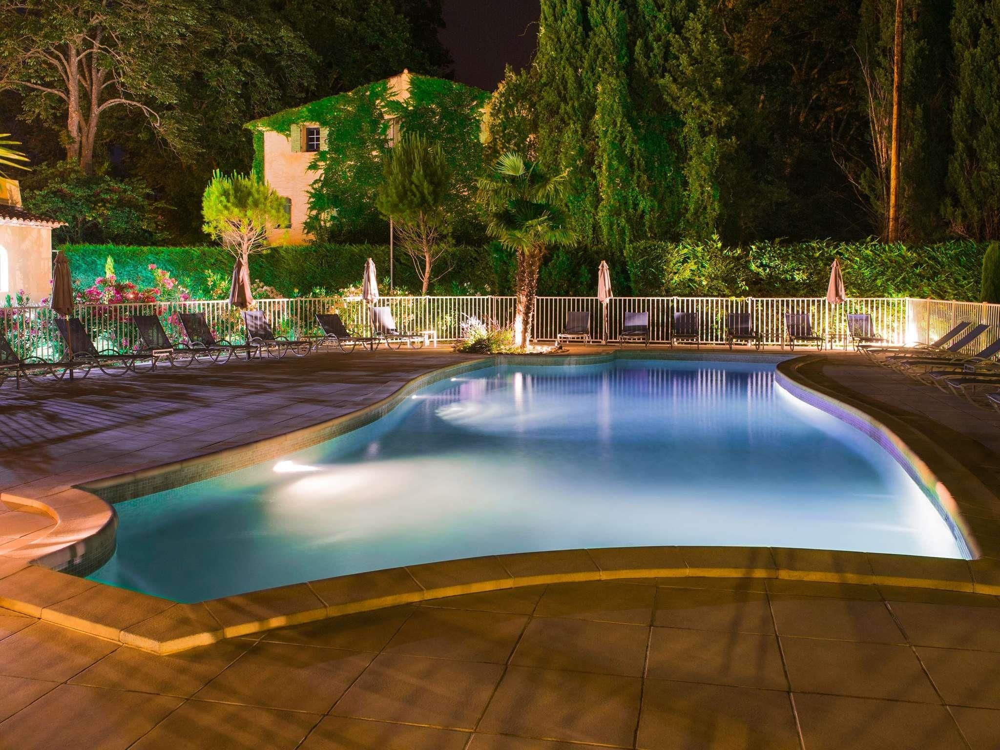 Novotel Aix-en-Provence Pont-de-l'Arc Fenouillères - Aix-en-Provence - Pool