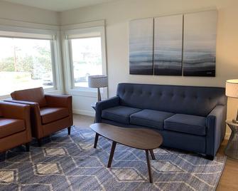 The Ocean Front at Seaside - Seaside - Living room