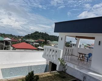 Four In One Residential Homes - Limbe - Balcón
