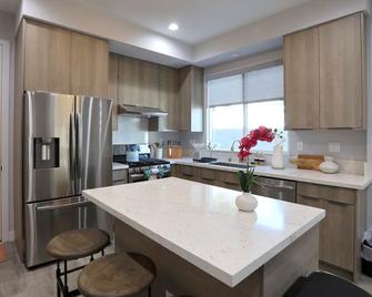 Deluxe Modernized Home - South El Monte - Cocina