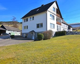 Modern Apartment in Sellinghausen with Terrace - Schmallenberg - Building