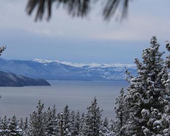 2bd 2ba Condo Wood Fireplace Flat-Screen Hdtv Close To Ski Area - Incline Village - Outdoor view