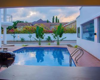 Pot of Gold Butler Residence - Accra - Pool